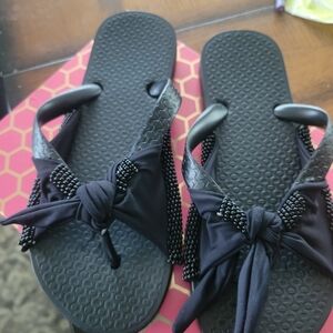 Nwot Girl’s Grendene Black Beaded Bow Thong Sandals
